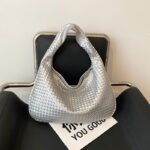 French high-end woven bag for women, versatile and versatile single shoulder underarm bag, niche cross-border texture portable commuting bag - imagine 3
