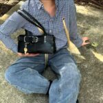 Small niche design bag, internet famous single shoulder handbag, underarm bag, belt buckle, Japanese women's bag - imagine 2