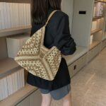 Large capacity woven bag, women's new fashionable single shoulder grass woven bag - imagine 3