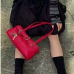 Small niche design bag, internet famous single shoulder handbag, underarm bag, belt buckle, Japanese women's bag - imagine 3