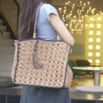 Square tassel single shoulder grass woven bag small fresh hollow handmade grass woven bag women's beach bag - imagine 2