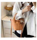 New Trendy Handbag Simple Stitched Shoulder Bag Lychee Pattern Bucket Bag Female Foreign Style Messenger Bag - imagine 6