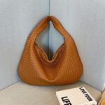 French high-end woven bag for women, versatile and versatile single shoulder underarm bag, niche cross-border texture portable commuting bag - imagine 5