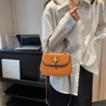 Handheld bamboo bag women's shoulder bag retro saddle bag - imagine 10