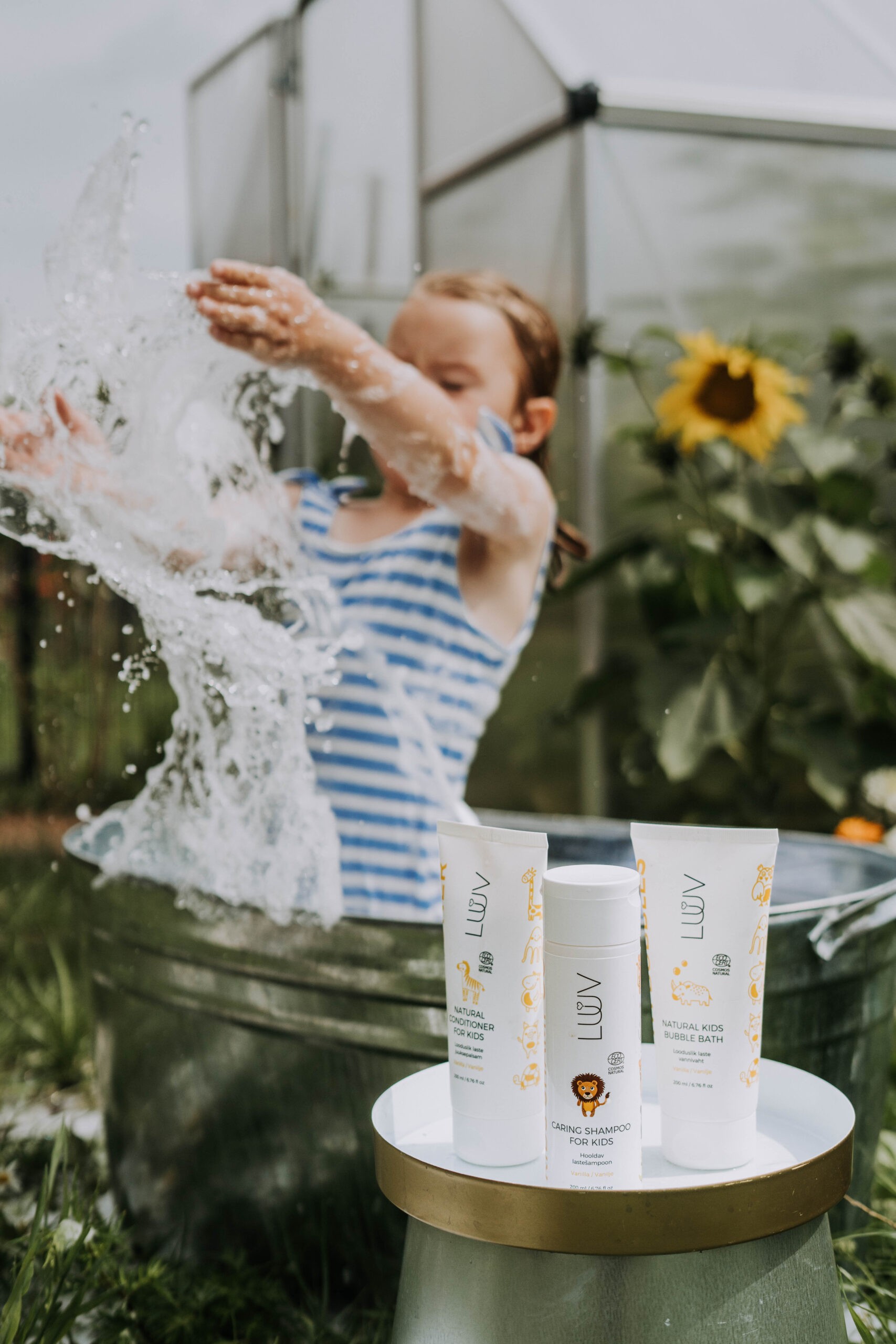 kids-conditioner-vanilla-cosmos-200ml-29cf96d9-1.jpg Kid's Conditioner Vanilla COSMOS, 200ml - imagine 1