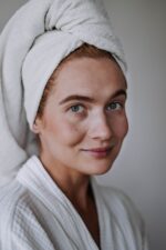 Self-Tanning Face Serum With Hyaluronic Acid, 20ml - imagine 3