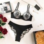 Sexy Embroidered Bra Underwear Ultra-thin Mesh Splicing Large Chest Minimizer Women's Transparent Underwear Two-piece Set - imagine 6